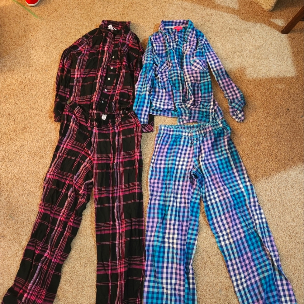 Victoria Secret, 2 Pj sets,size medium fits like small/medium.